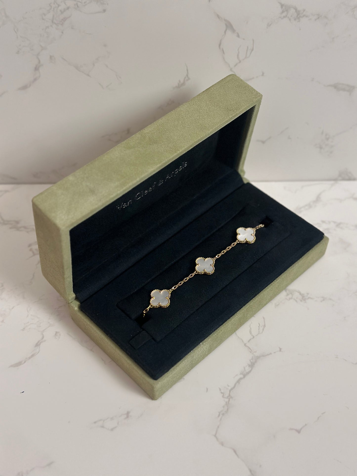 VCA Mother of Pearl 5 Motifs Bracelet