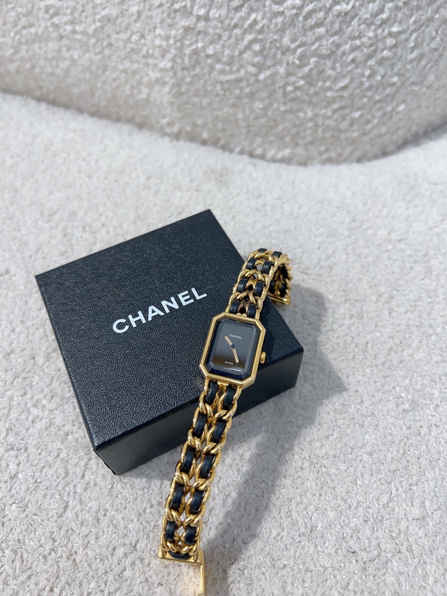 Chanel Premiere Iconic Chain Watch Gold Size L